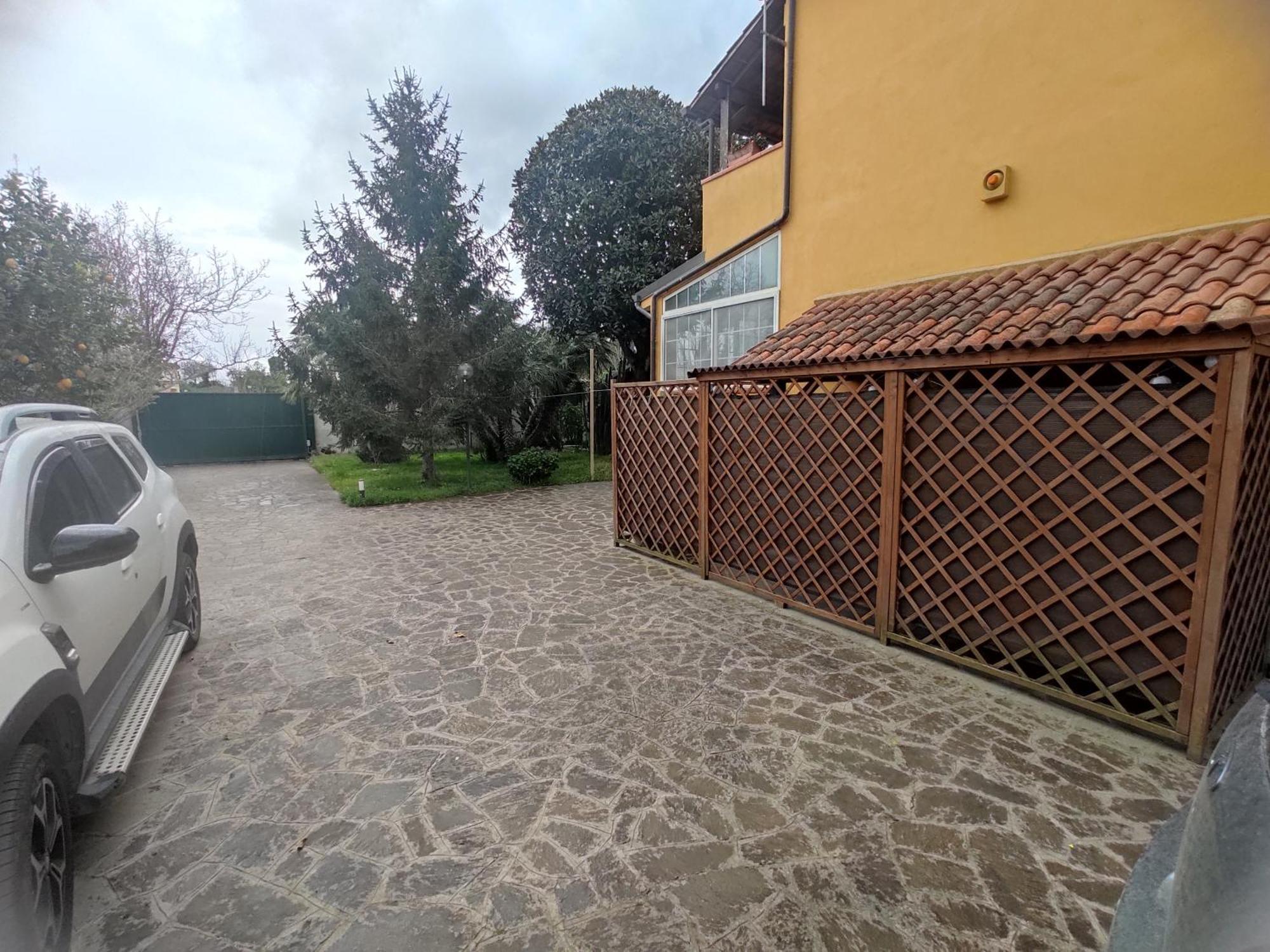 Sweethome Appartamento In Villa Privata Varcaturo Exterior foto
